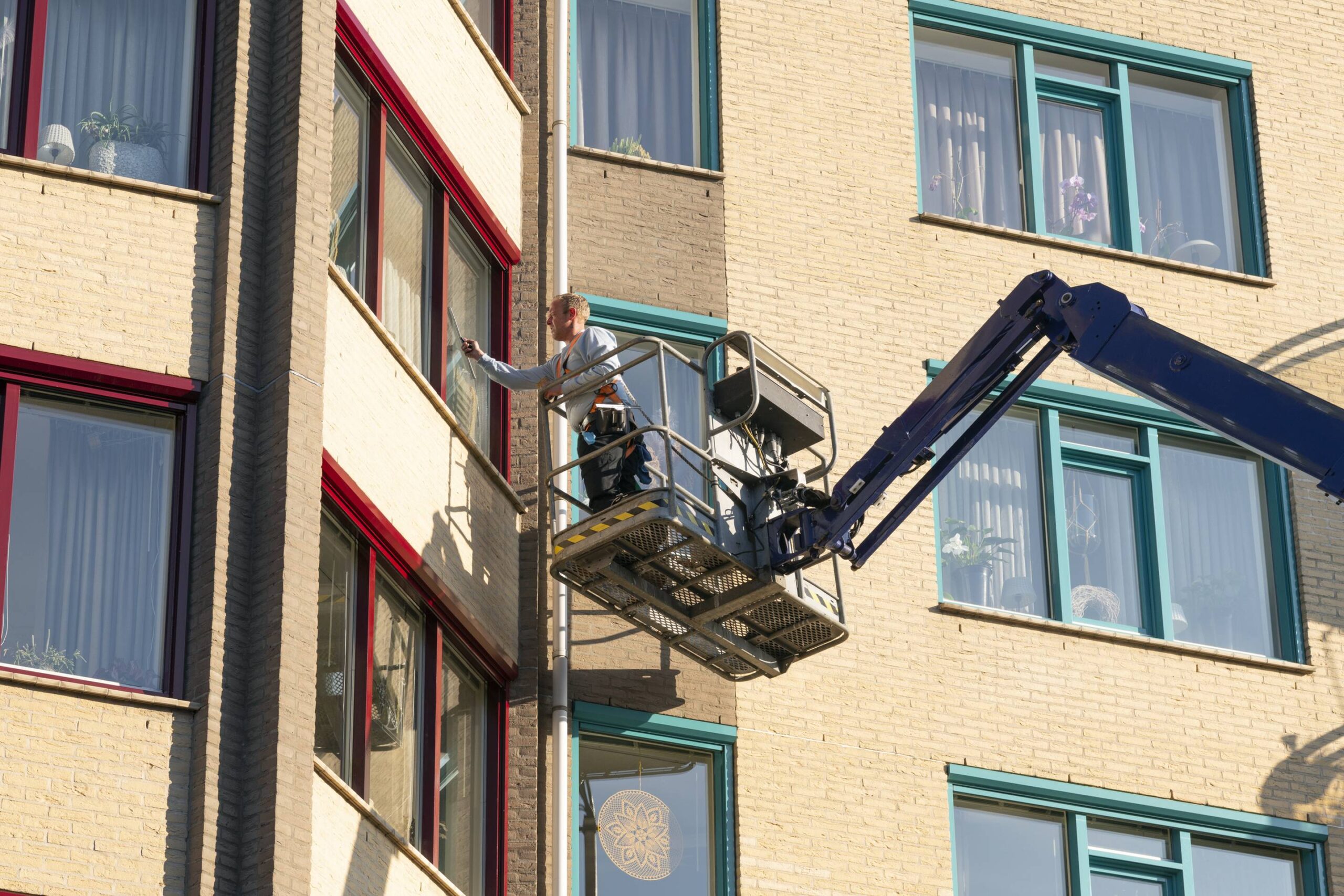Hoogwerker schoonmaak | JT Schoonmaak